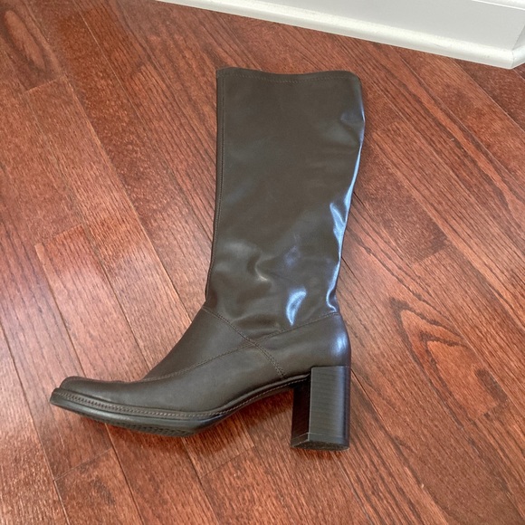 A2 tall dark brown boots - Picture 8 of 12